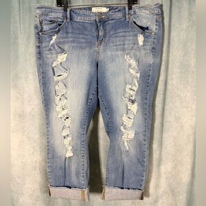 Torrid distressed denim boyfriend cut cropped jeans size 22